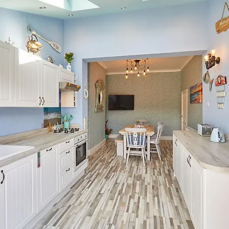 Host & - The Beach House *