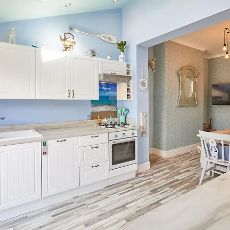 Host & - The Beach House Holiday home *