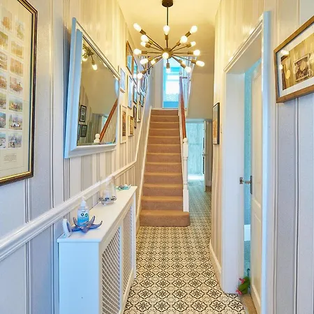 Host & - The Beach House Holiday home *